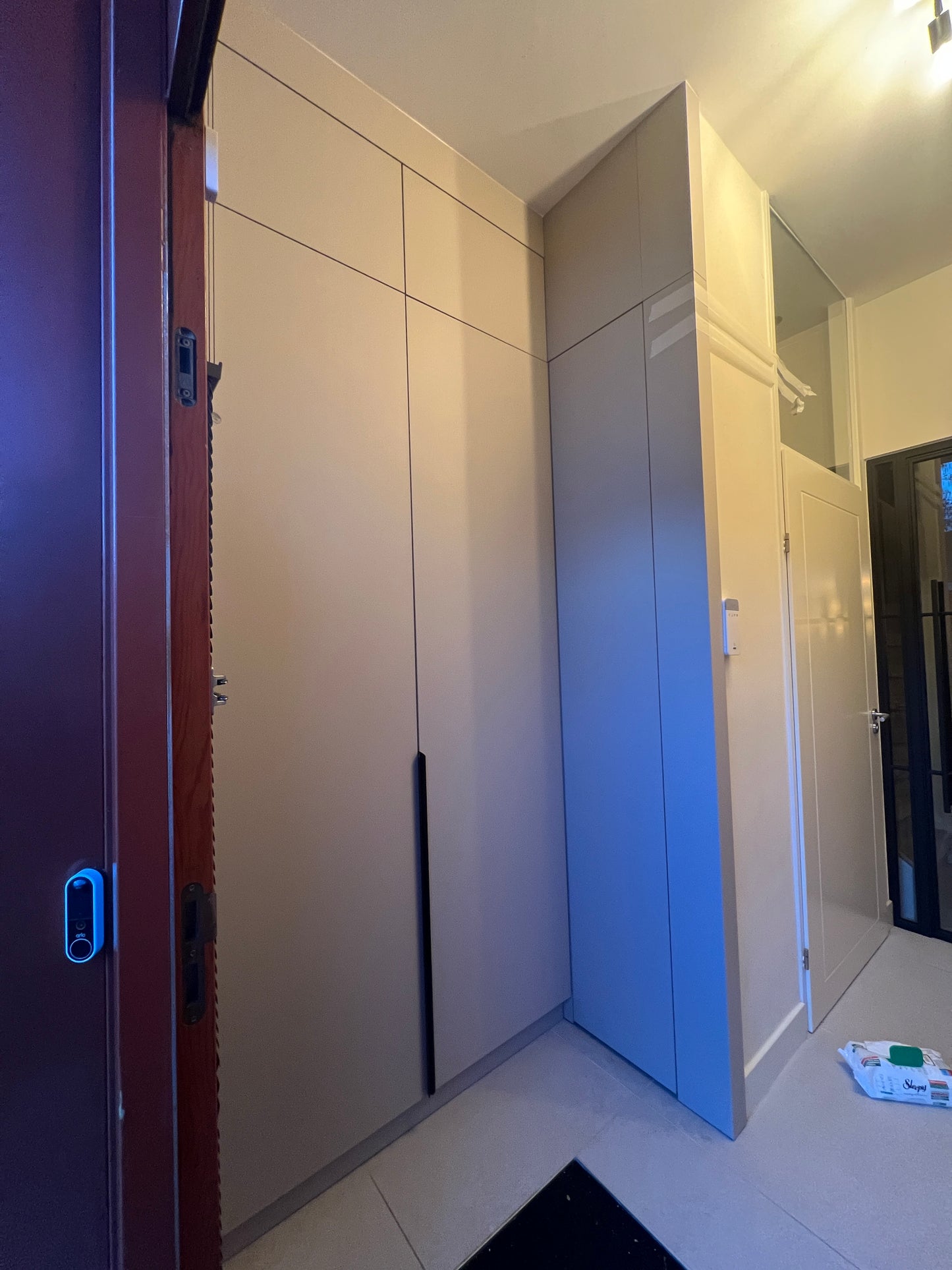 Installation cabinet